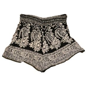 Angie Black and Cream / off-white fabric shorts